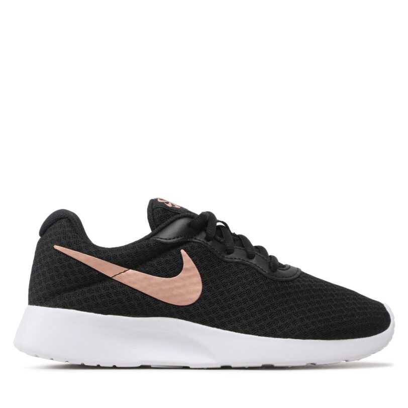 Сникърси Nike Tanjun DJ6257 001 Черен цвят на ниска цена