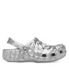 Чехли Crocs Cls Metallic Geometric Clog 210002 Сребрист цвят на ниска цена