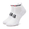 Чорапи къси унисекс Compressport Pro Racing Socks V4.0 Run Low XU00047B Бял цвят на ниска цена