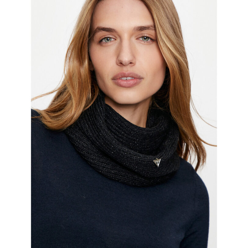 Шал - комин Guess AW5237 WOL03 Черен цвят на ниска цена