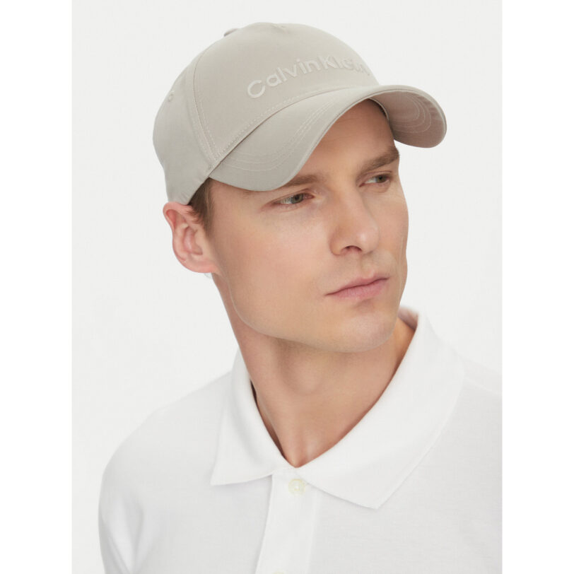 Шапка с козирка Calvin Klein K50K511987 Бежов цвят на ниска цена