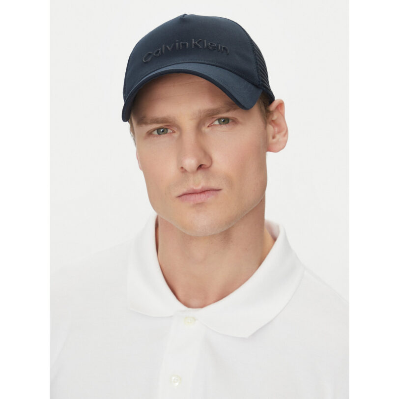 Шапка с козирка Calvin Klein K50K513015 Тъмносин цвят на ниска цена