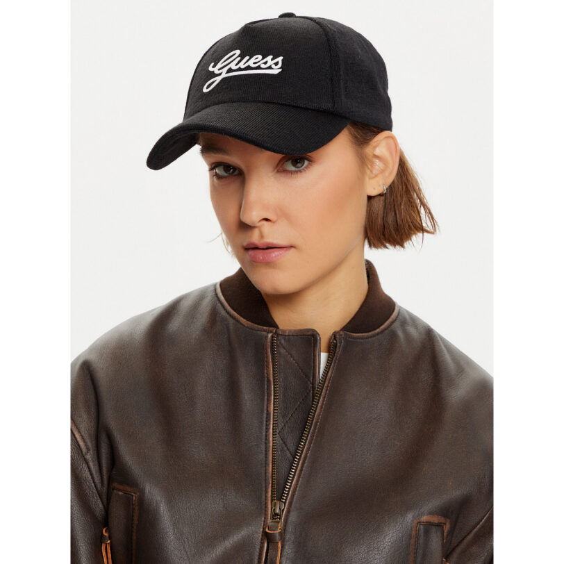 Шапка с козирка Guess AW5182 WOL01 Черен цвят на ниска цена