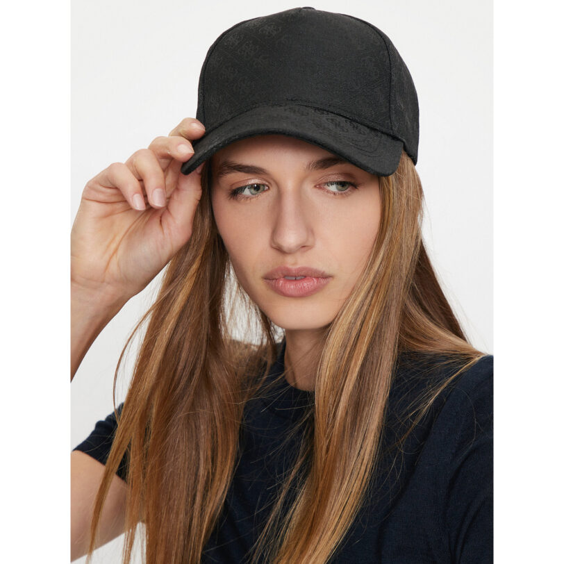 Шапка с козирка Guess AW5184 POL03 Черен цвят на ниска цена