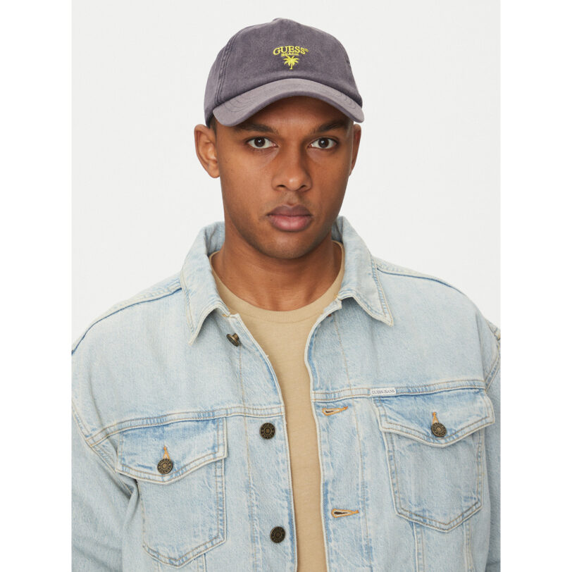 Шапка с козирка Guess F5GZ00 WO07T Тъмносин цвят на ниска цена
