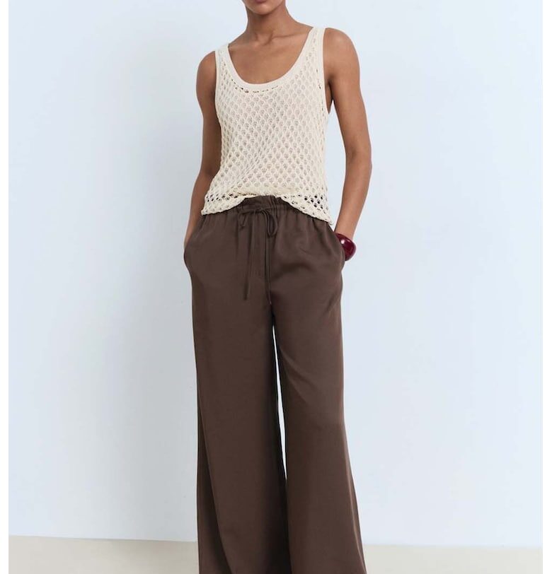 Ажурена блуза без ръкави с дълбоко деколте Mango