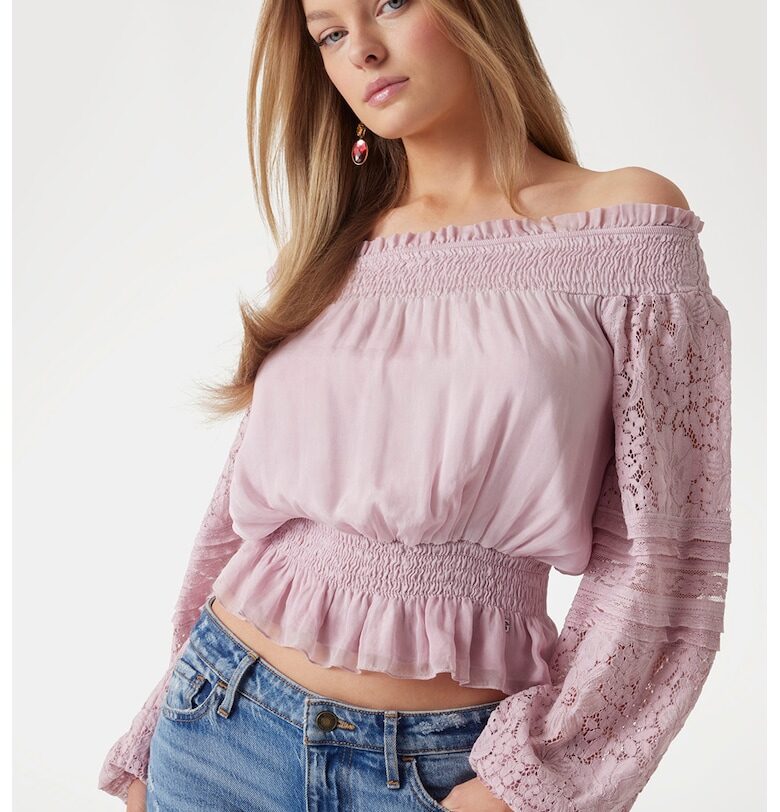 Блуза с коприна с голи рамене GUESS