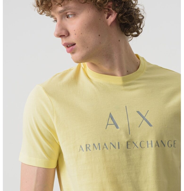 Вталена памучна тениска с лого ARMANI EXCHANGE