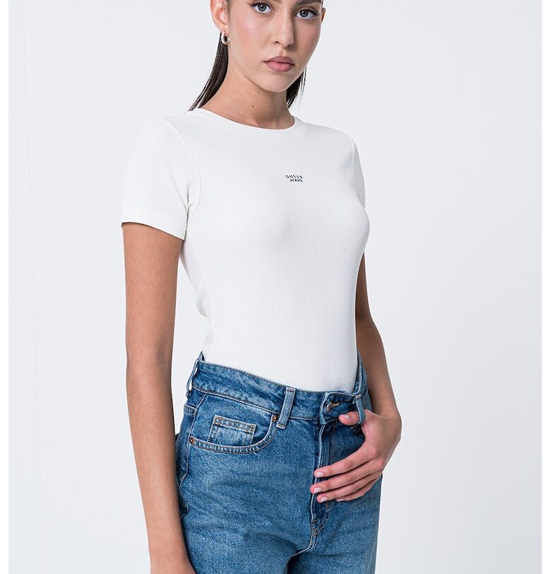 Вталена тениска с лого GUESS JEANS