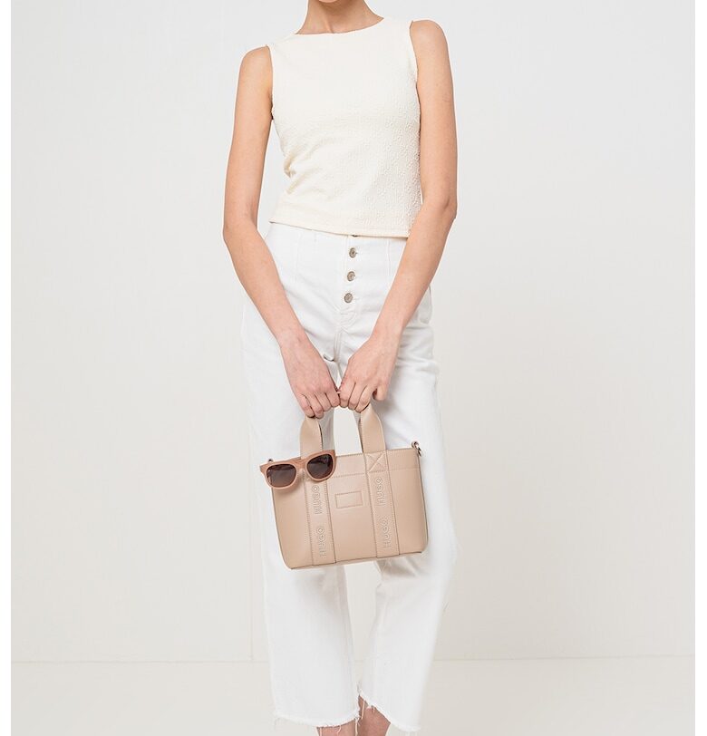 Топ с цип на гърба и лого HUGO