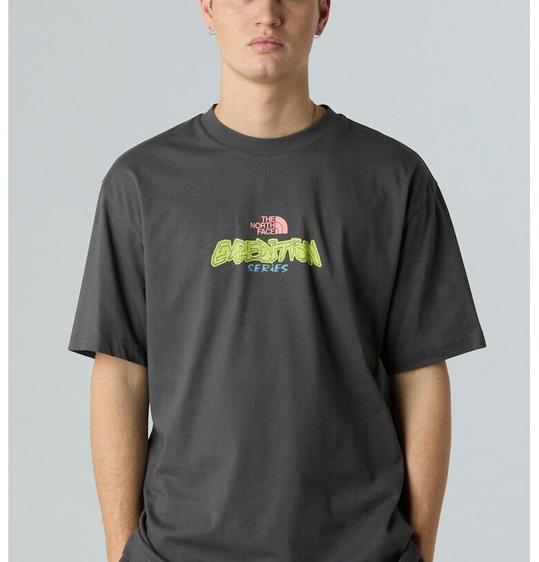 Десенирана тениска Expedition Celebration The North Face