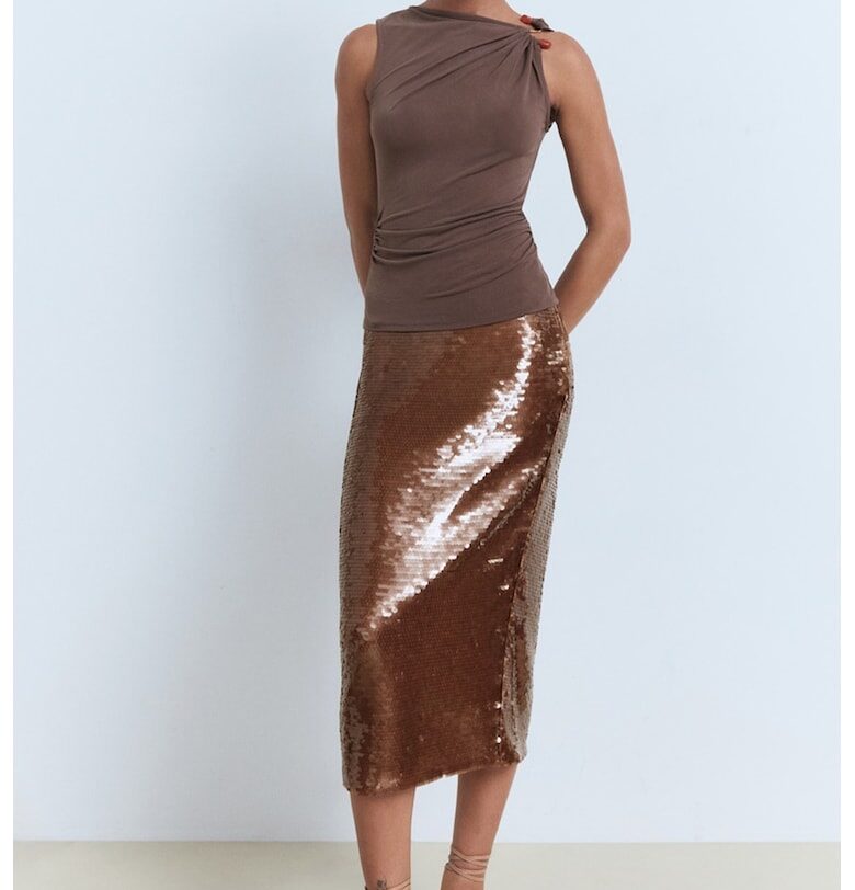 Драпиран топ с метален детайл Mango