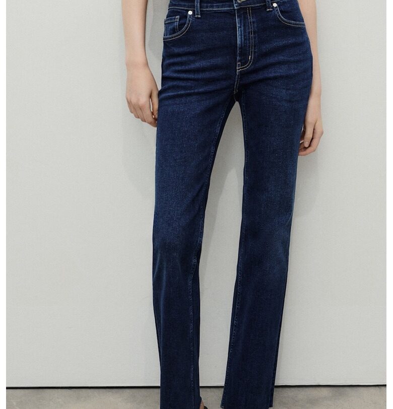 Дънки с назавършени краища Mango