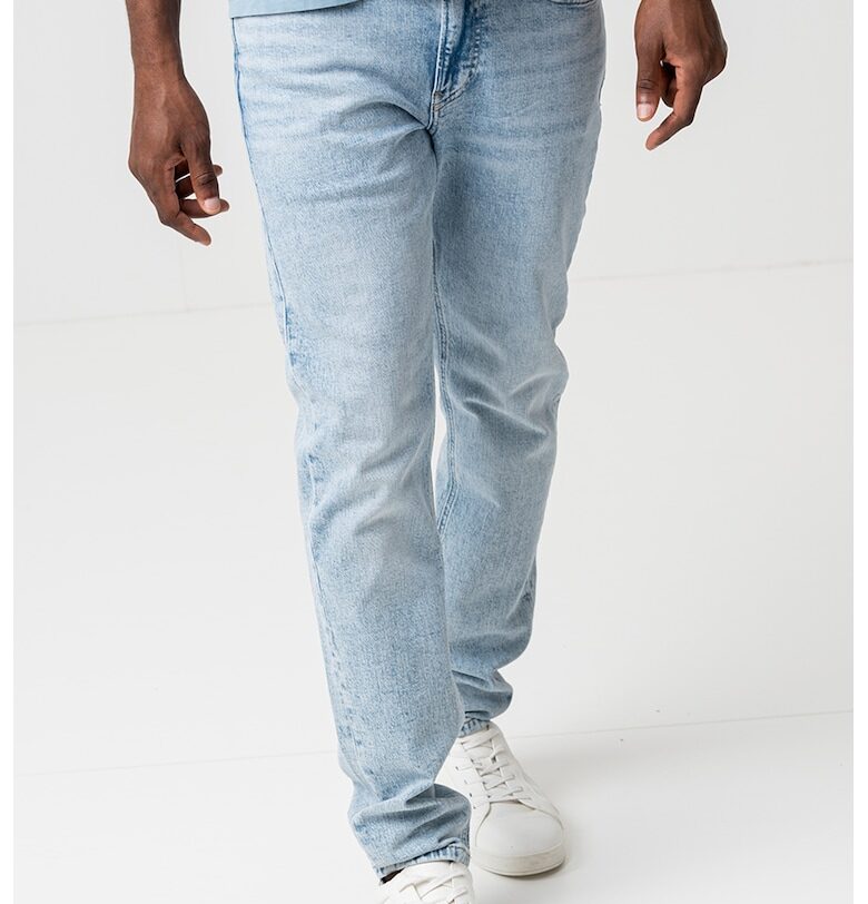 Дънки със захабен ефект CALVIN KLEIN JEANS