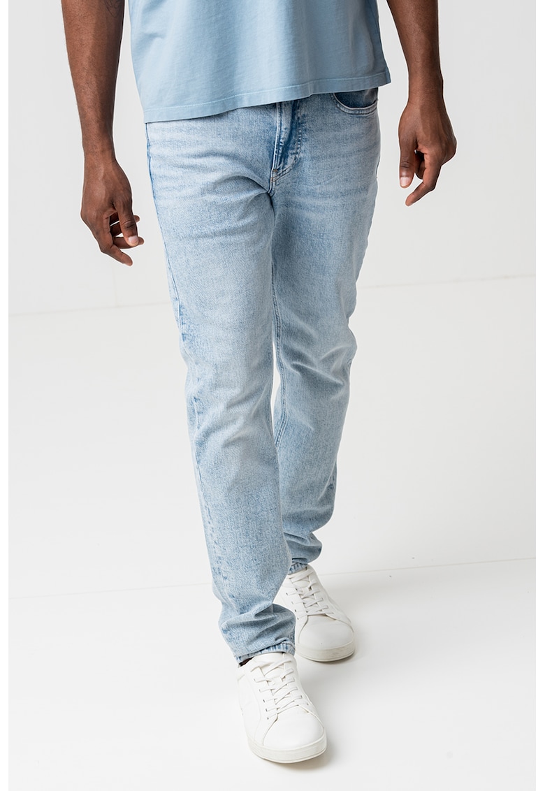 Дънки със захабен ефект CALVIN KLEIN JEANS