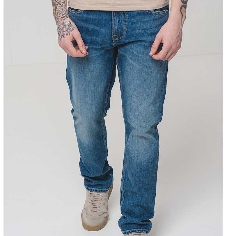 Дънки със свободна кройка GUESS