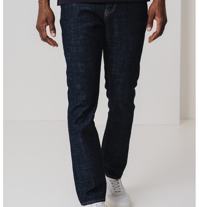 Дънки със стандартна кройка ARMANI EXCHANGE