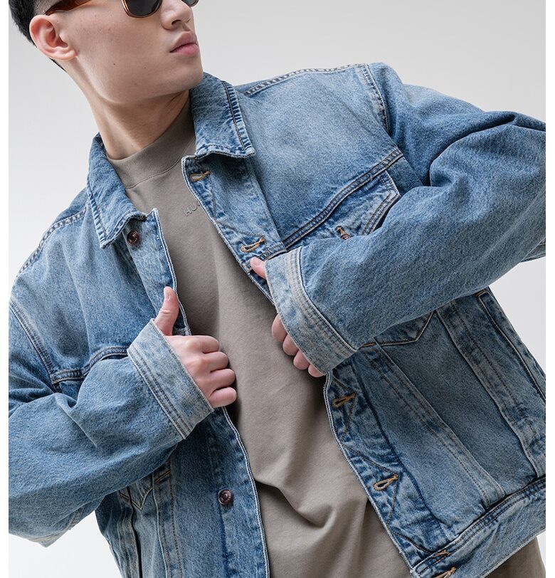 Дънково яке с джоб на гърдите HUGO