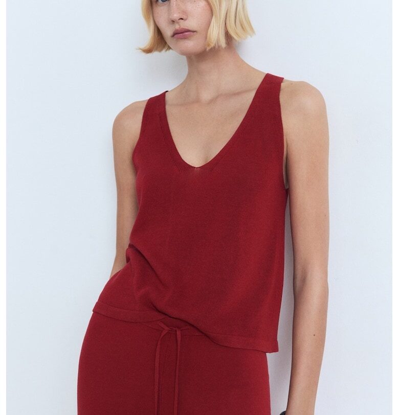 Едноцветен шпиц топ Mango