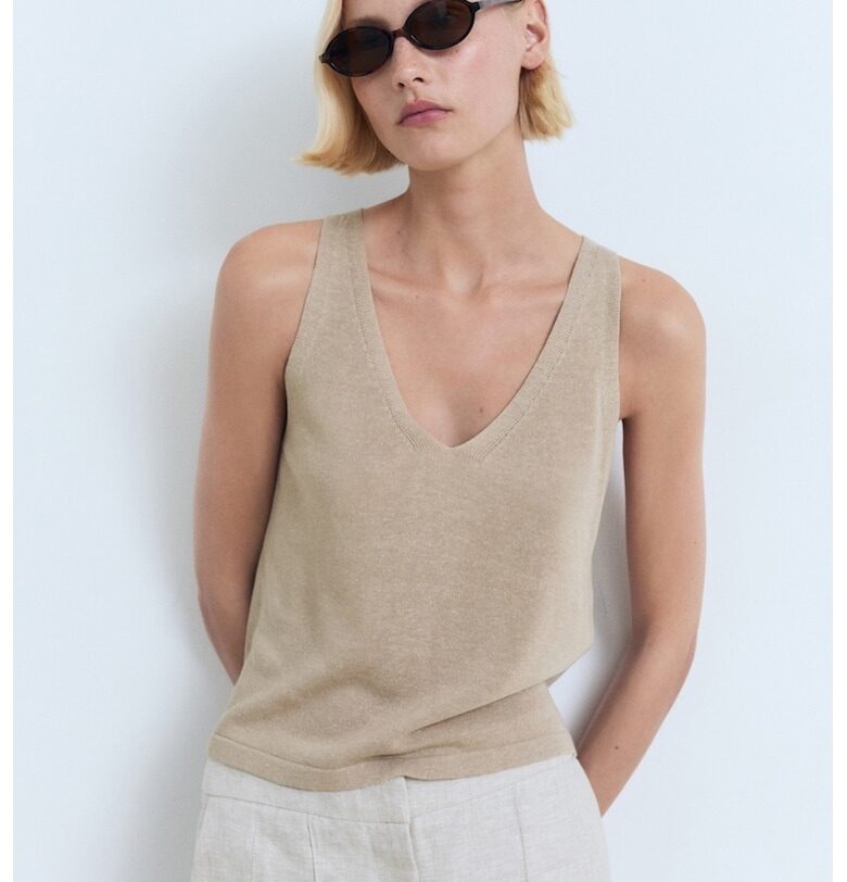 Едноцветен шпиц топ Mango