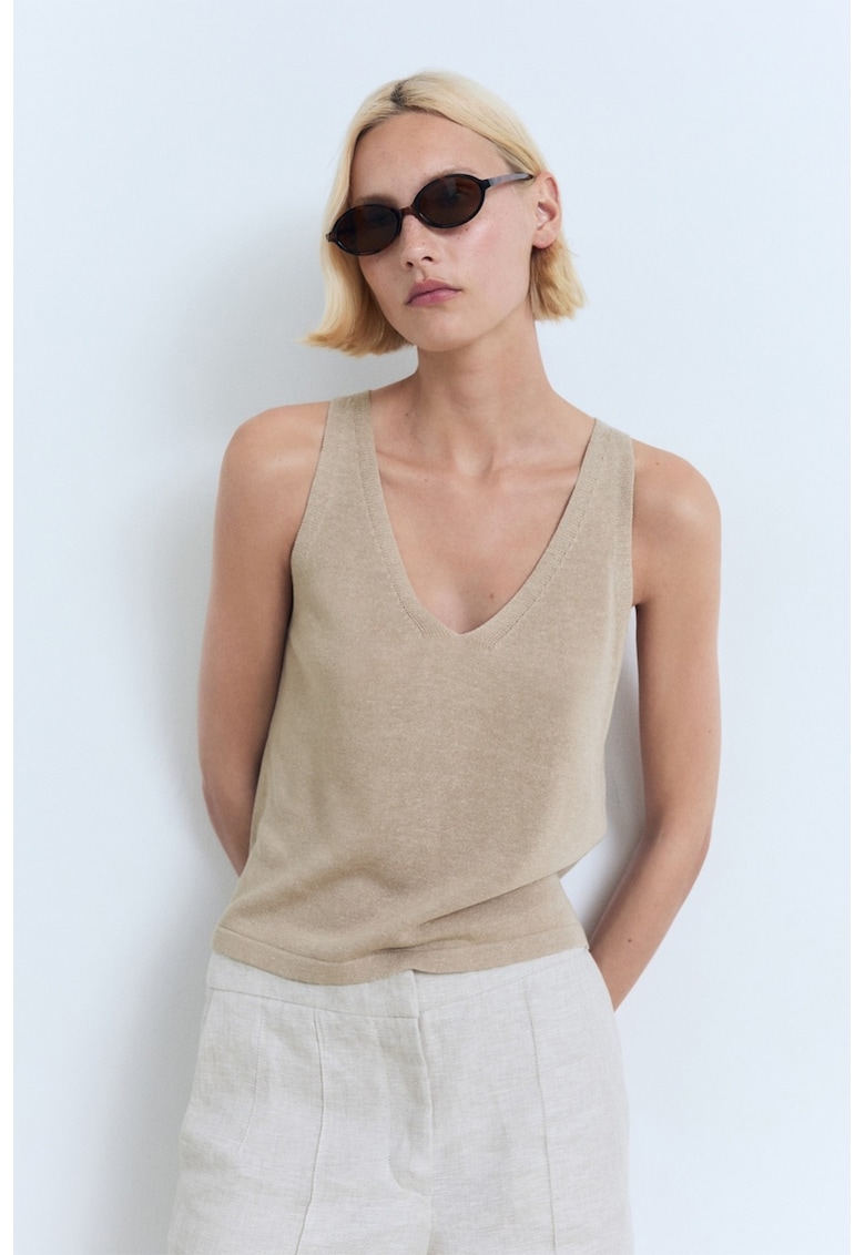 Едноцветен шпиц топ Mango