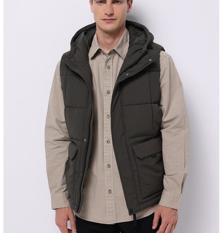 Елек с висока яка COLINS