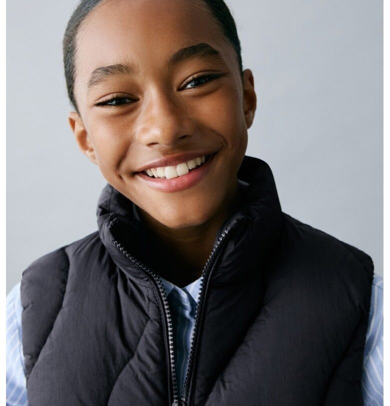 Елек с джобове встрани Mango