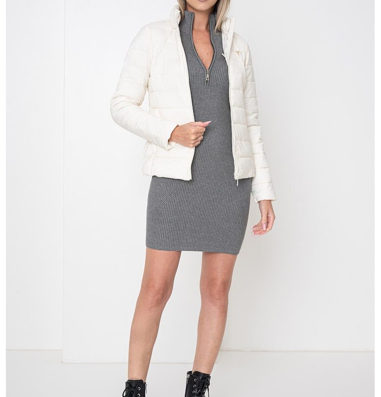 Зимно яке Diann с капитониран дизайн и качулка GUESS