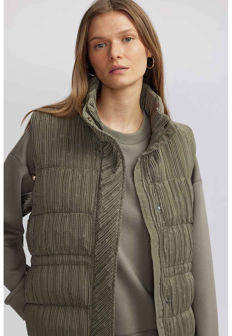 Капитониран елек с релеф Ipekyol