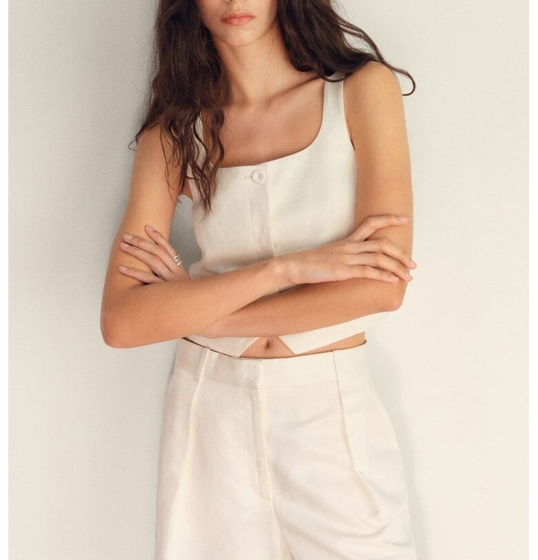 Къс елек с копчета Mango