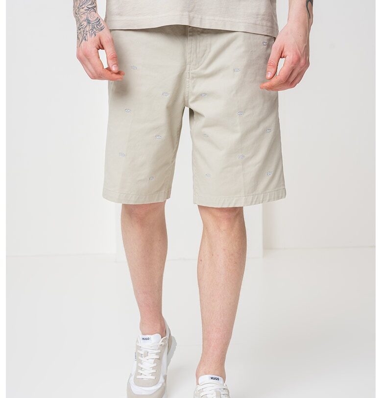 Къс панталон с бродирани детайли BOSS