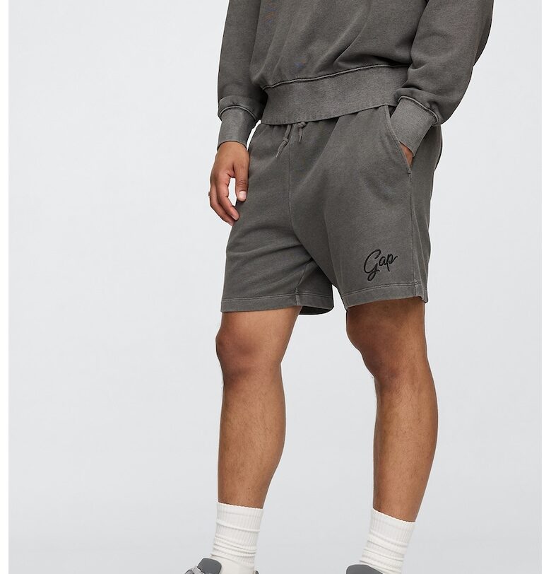 Къс панталон с лого GAP