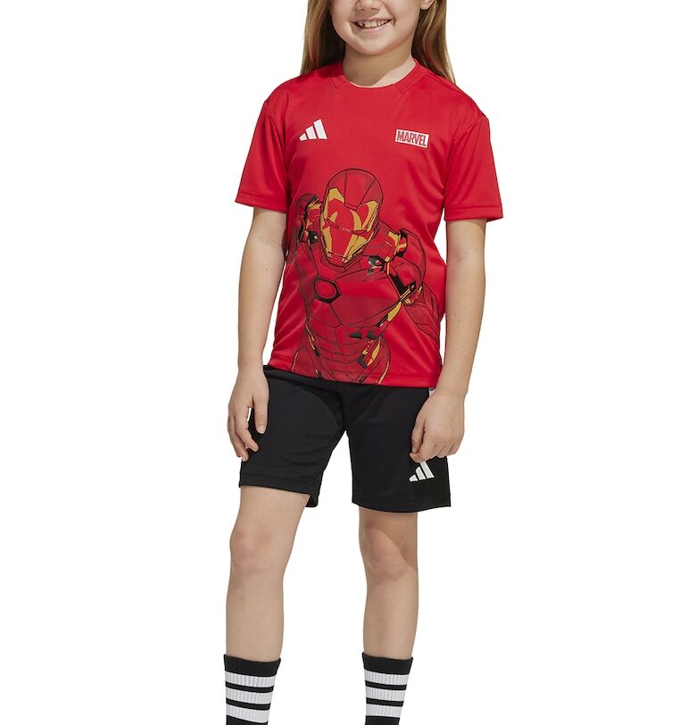 Къс спортен екип с принт на Marvel adidas Sportswear