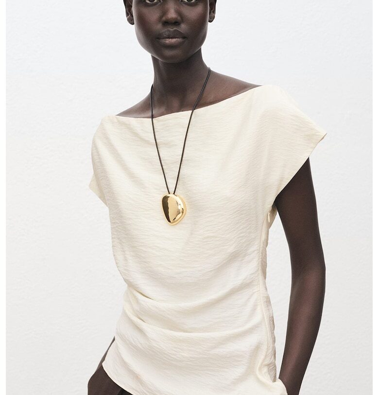 Къса блуза с модал с деколте тип лодка Mango