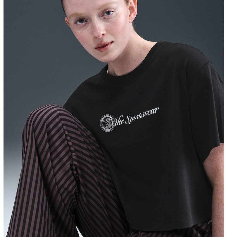 Къса памучна тениска Club Nike