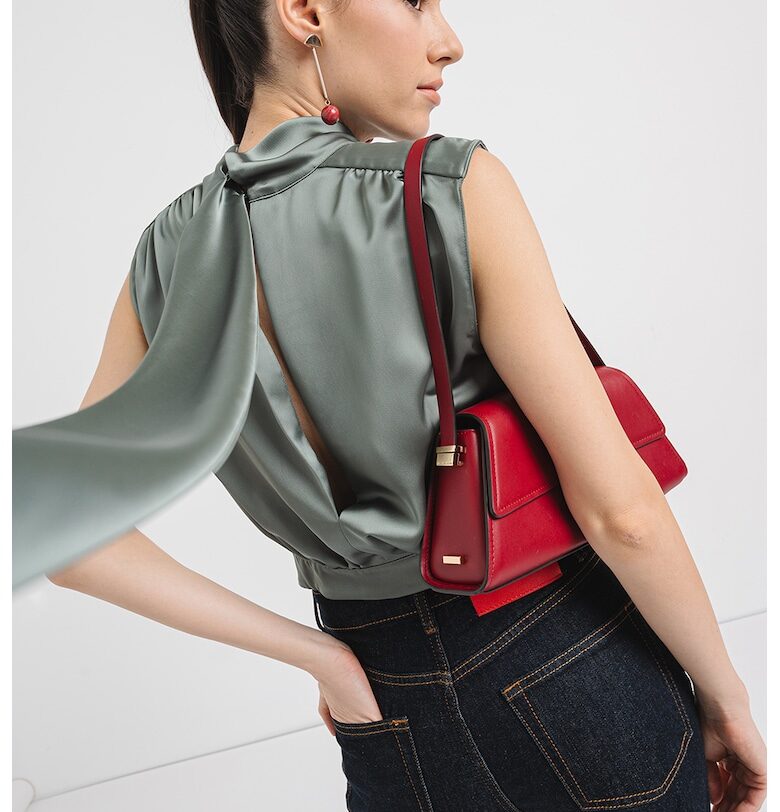 Къса сатинирана блуза Canile HUGO