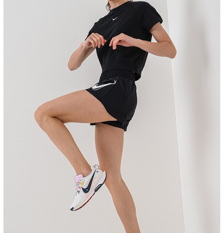 Къса тениска с лого Nike