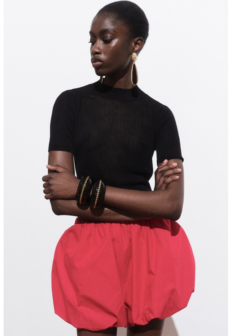 Къса тнеиска по тялото Mango