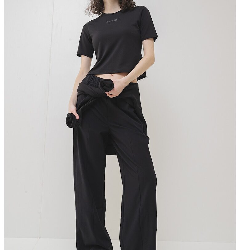 Къса фитнес тениска CALVIN KLEIN