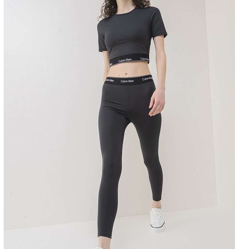 Къса фитнес тениска с лого CALVIN KLEIN