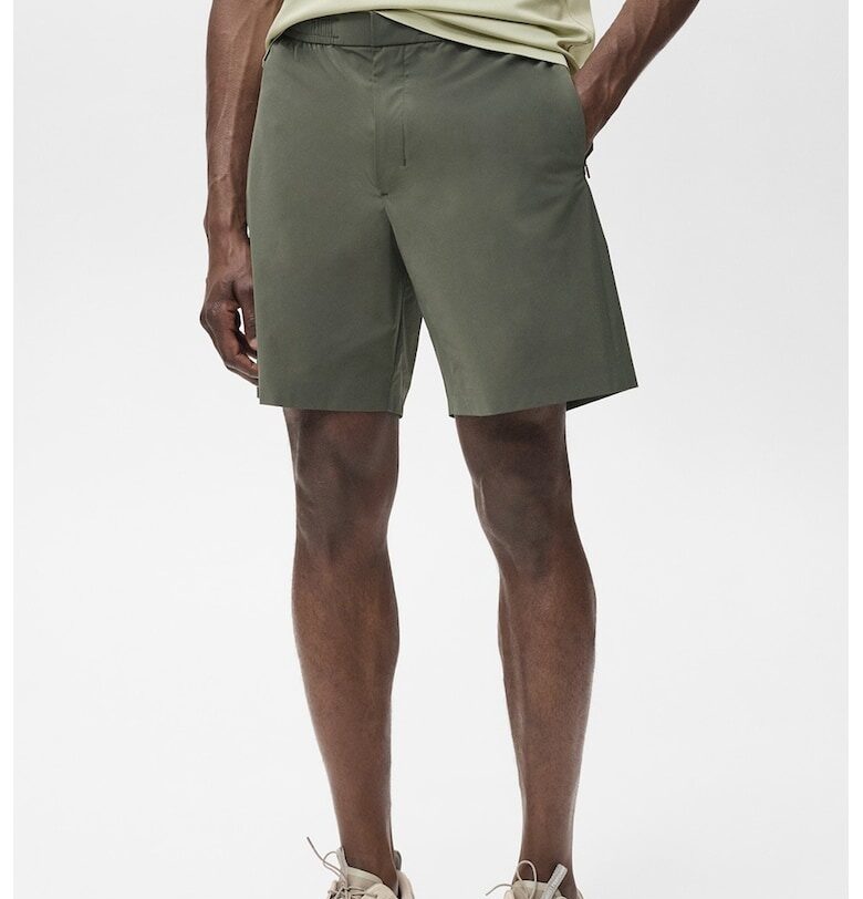 Непромокаем къс панталон с джобове с цип Mango