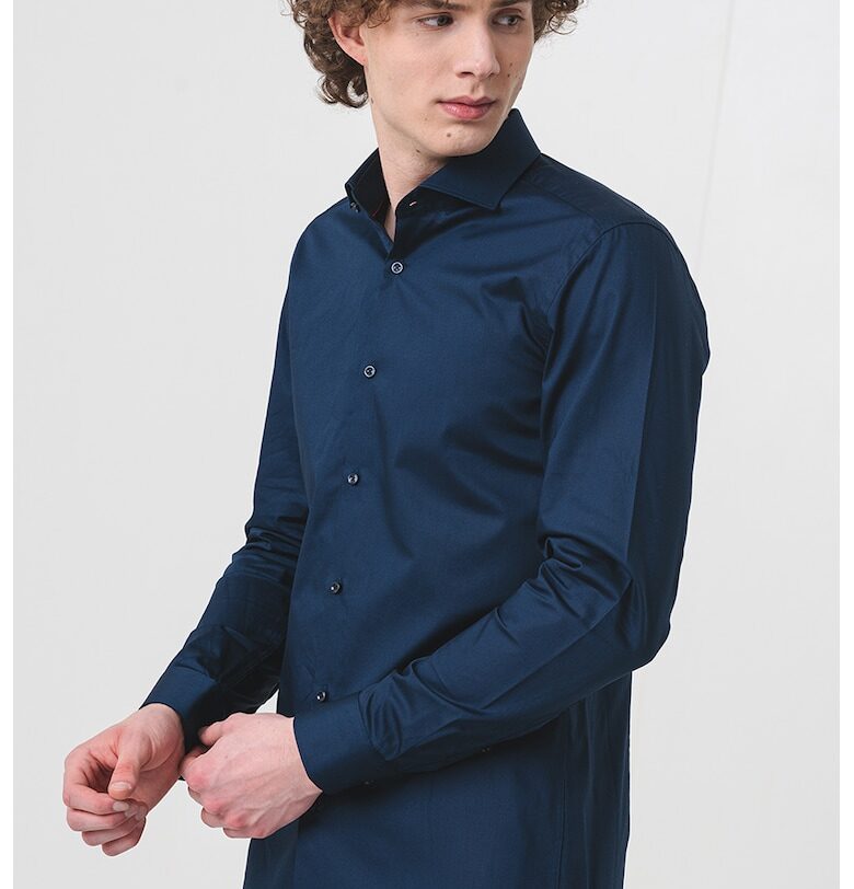 Памучна риза Kason по тялото HUGO