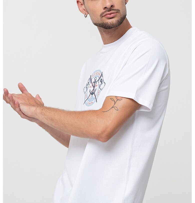 Памучна тениска с бродерии GUESS