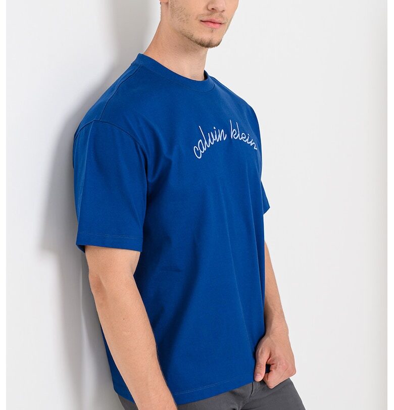 Памучна тениска с бродирано лого и овално деколте CALVIN KLEIN JEANS