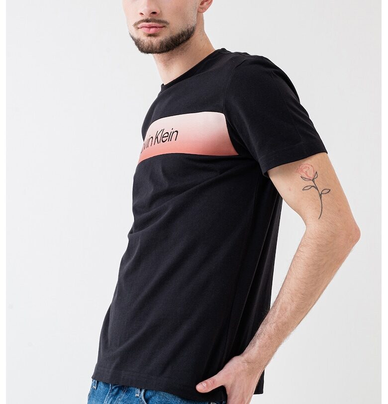 Памучна тениска с овално деколте CALVIN KLEIN