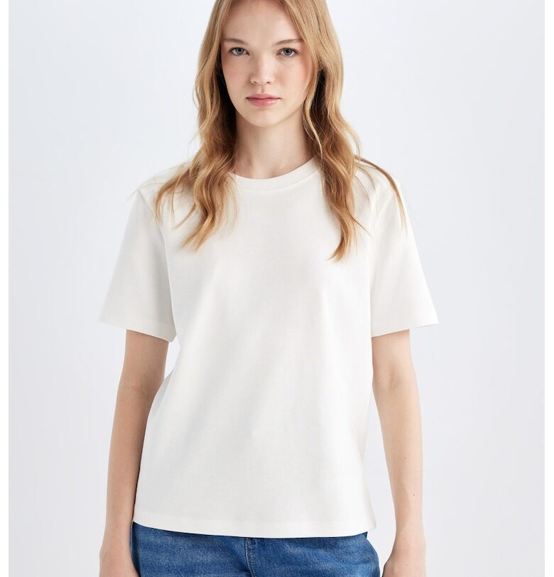 Памучна тениска с овално деколте DeFacto