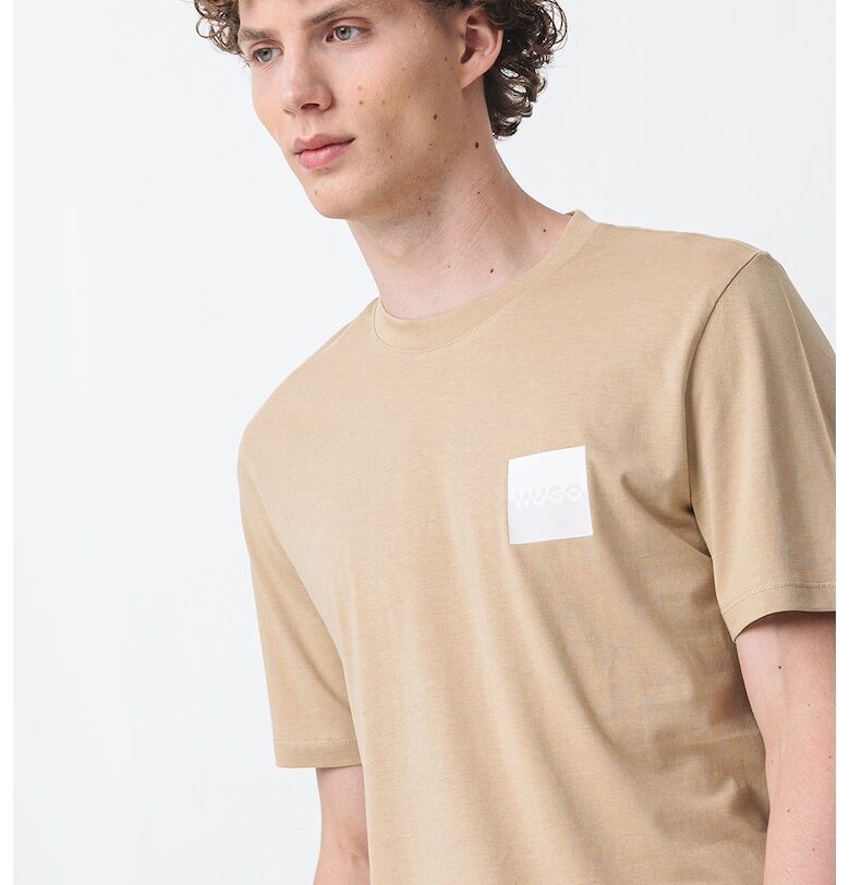 Памучна тениска с овално деколте HUGO