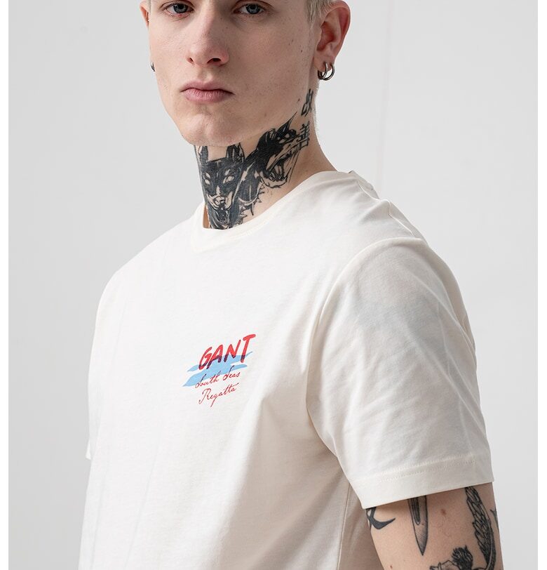 Памучна тениска с принт Gant