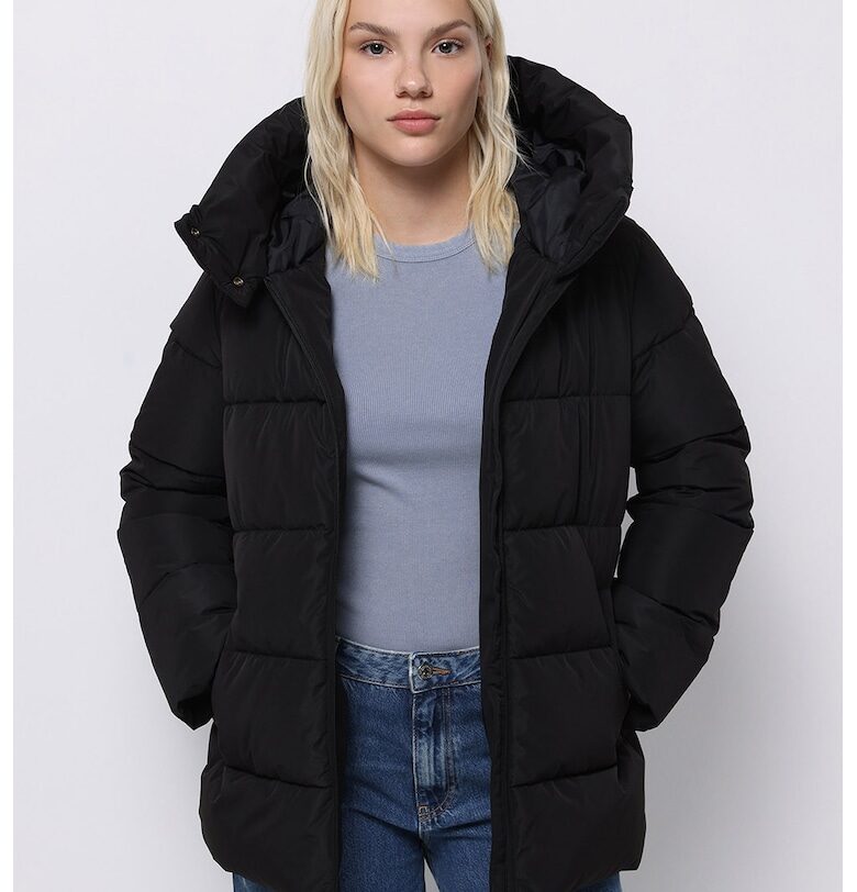 Подплатено зимно яке с качулка и джобове COLINS