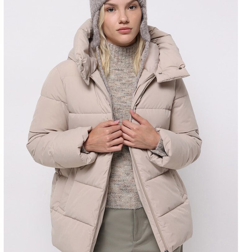 Подплатено зимно яке с качулка и джобове COLINS